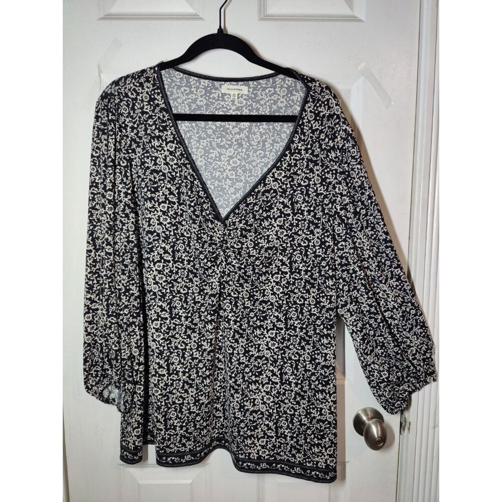 Max Studio Black White Floral Long Sleeve Deep-V-Neck Stretch Peasant Blouse 2X‎